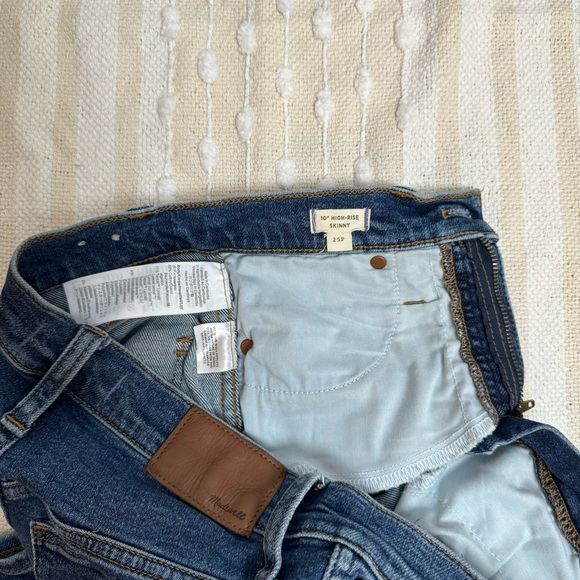 Madewell medium wash skinny jeans size 25p - Picture 6 of 8